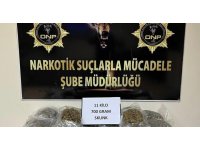 Osmaniye’de canlı tavuk taşıyan araçta 11 kilo 700 gram uyuşturucu ele geçirildi