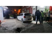 Polisin ‘dur’ ihtarına uymayan sürücü söktüğü plakaları yanına alamadan kaçtı