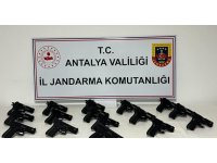 Jandarmadan seyir halindeki otomobile ruhsatsız silah operasyonu