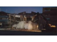 Hatay’da 4 katlı bina korna sesiyle yıkıldı