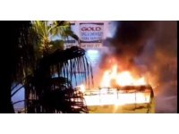 Servis otobüsü alev alev yandı, faciadan dönüldü