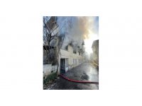 Hatay’da 2. Kattaki dairede çıkan yangın korkuttu