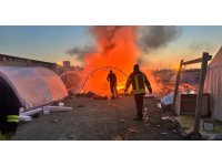 Hatay’da çadır alevlere teslim oldu