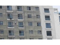 İnşaat ustalarının tehlikeli mesaisi görenleri korkuttu