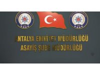 Kendilerini polis savcı olarak tanıtıp dolandırıcılık yapan 2 şüpheli yakalandı