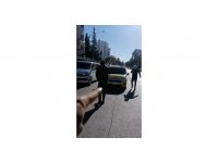 Yolcu taşıyan aracın önünü kesen taksiciler gözaltına alındı