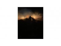 Arsuz’da çöplük yangını büyümeden söndürüldü