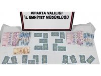 Isparta’da dernekte kumar oynayan 5 şahsa para cezası