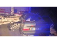 Mersin’de otomobil tıra arkadan çarptı: 2 ölü