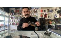 Teknik serviste panik anları: Telefon bataryasının patlama anı kamerada