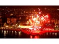 Mersin yeni yılı ’Sokak Partisi’ ile karşıladı