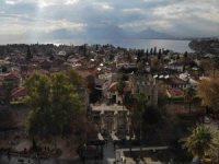 Antalya’nın 1894 yıllık tarihi kapısında egzoz gazı ve diğer etkenlerin sebep olduğu kararmalar giderilecek