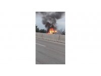 Hatay’da otomobil alevlere teslim oldu