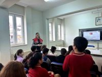 Öğrencilere siber farkındalık eğitimi