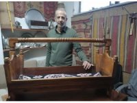 Tarihin yok olmaması için manevi değeri yüksek ev aletlerini koruyor