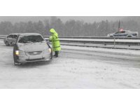 Yoğun karın etkili olduğu Antalya-Konya kara yolu tırların geçişine açıldı