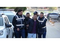 Seyhan polisinden iki farklı eve baskın: 2 bin 423 uyuşturucu hap ile silahlar ele geçirildi