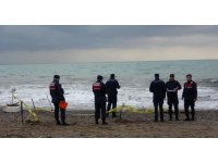 Manavgat’da sahilde kimliği belirsiz 2 erkek cesedi bulundu