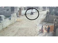 Fren halatı kopan motosiklet duvara böyle tosladı o anlar kamerada