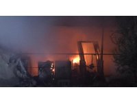 Hatay’da yanan konteyner kullanılmaz hale geldi