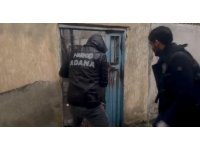 Torbacı uyuşturucuları yatağın içerisine gizlemiş