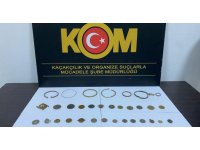 Mersin’de tarihi eser operasyonu: Bir çok obje ele geçirildi