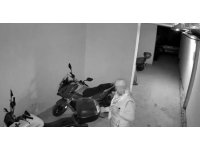 Motosiklet hırsızı son işinde kameralara yakalandı