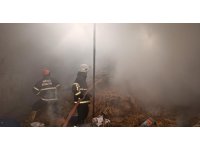 Hatay’da samanlık yangınına itfaiye ekiplerinden müdahale