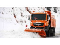 Antalya-Konya kara yolunda ekiplerin yolu açık tutma çabası