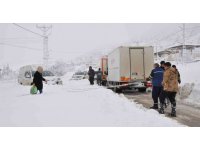 Mersin’de kar yağışı: Karaman yolu büyük araçlara kapatıldı