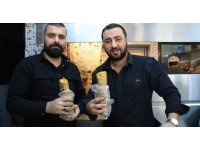 Mersin’de depremzedeler anısına 300 kilo döner ücretsiz dağıtıldı