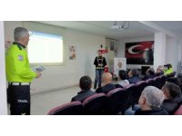 Mersin’de servis şoförleri ve rehber personele trafik eğitimi verildi