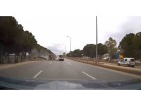 Bariyerlere çarpan araç hurdaya döndü, sürücü hayatını kaybetti