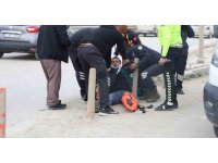 Ters yönden gelen motosikletle otomobil çarpıştı: 1 kişi yaralı