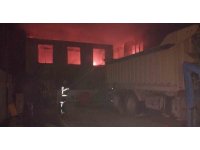 Burdur’da çıkan yangında 6 iş yeri zarar gördü