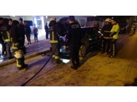 Seyir halindeyken alev alan aracın motoru kül oldu