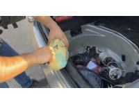 Otomobilin yakıt deposundan 10 kilo 250 gram uyuşturucu çıktı