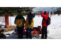 Kayak yaparken düşerek yaralanan genç, JAK ekiplerince kurtarıldı