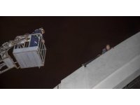 Instagram hikayesi duvarda mahsur bıraktı, arkadaşı ‘böyle olmayın’ diyerek gençleri uyardı