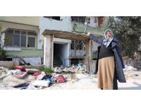 Depremzede yaşlı kadını darp edip, hasarlı evinden demirleri çalıp kaçtılar