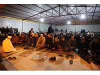 Hatay’da eller çadır mescitte semaya açıldı