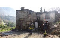 Metruk bina çıkan yangında kullanılamaz hale geldi