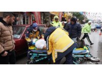 Otomobil önce yayaya ardından motosiklete çarptı: 2 yaralı