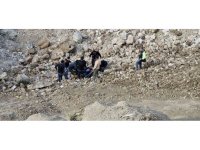 Üzerine kaya devrilen şahıs yaralandı