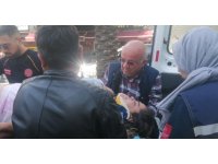 Yayalara yol vermek için duran otomobile motosiklet çarptı: 1 yaralı