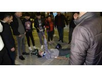 Motosiklettekileri yola fırlatan kaza kamerada