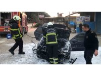 Yanan araçta maddi hasar oluştu