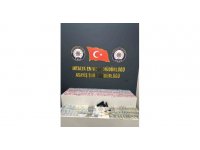 Evden döviz ve ziynet eşyası çalan hırsız yakalandı