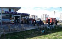 Antalya’da bina altındaki pastanenin deposu alev alev yandı