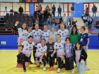 Konyaaltı’nın Mavi Kelebekleri galibiyete doymuyor